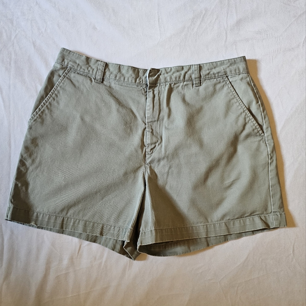 Tommy Hilfiger Women's Short Shorts Size 12 Green